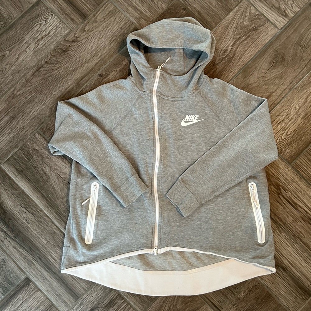 Nike | Women’s Tech Fleece Windrunner Jacket